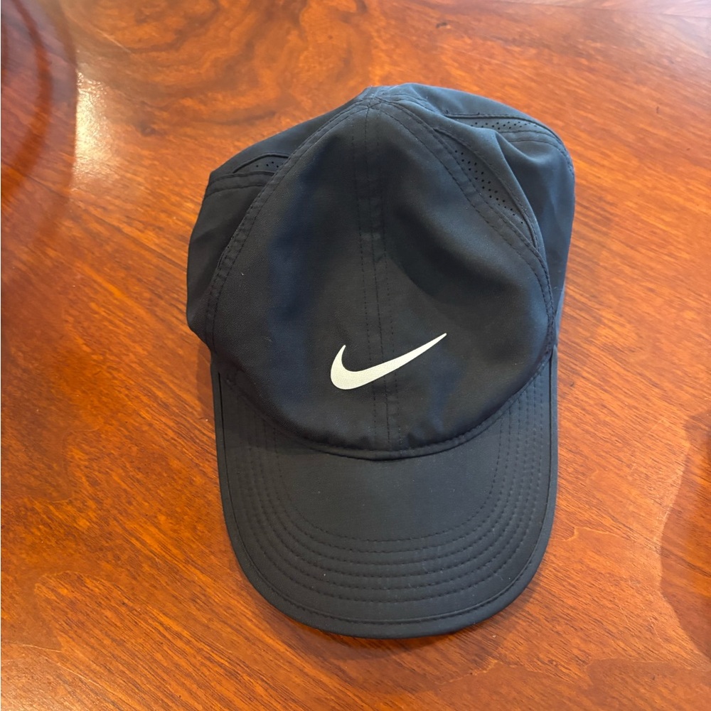 Nike featherlight dri-fit unstructured baseball cap